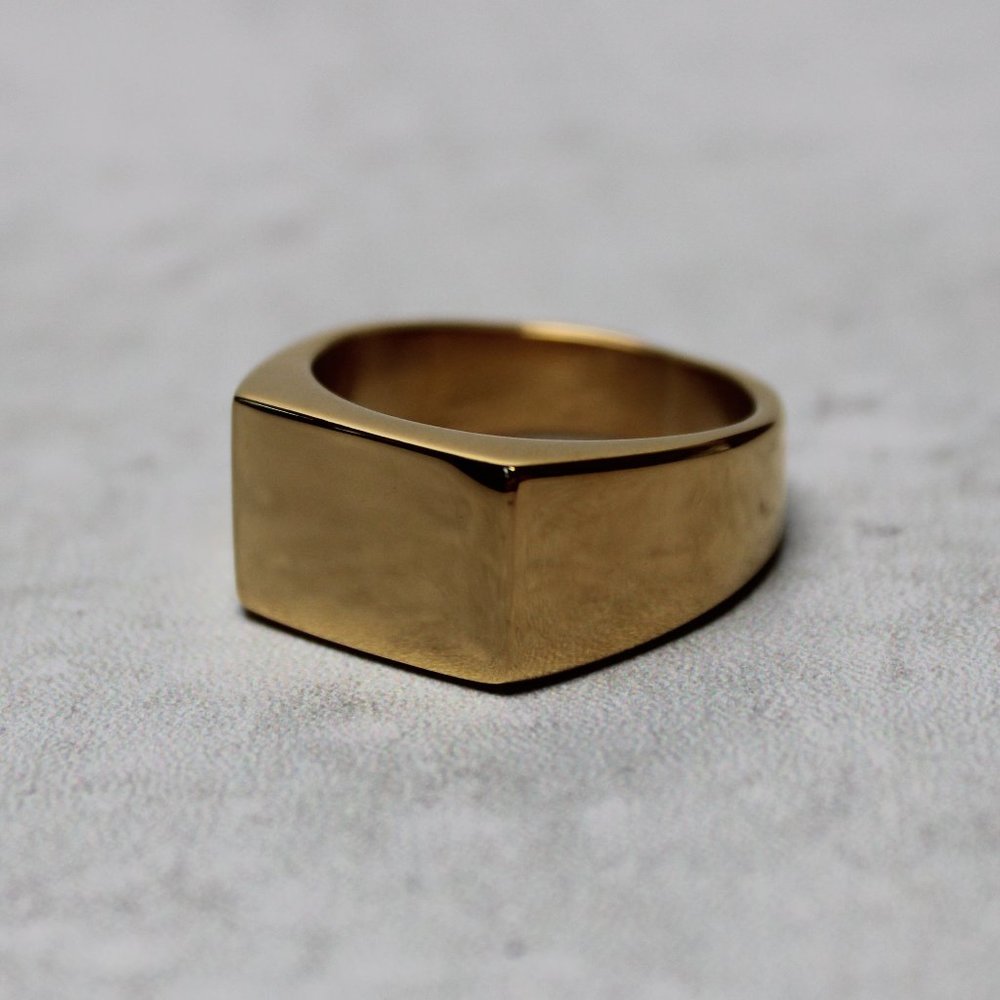 Gold Rectangle Signet Ring Size 7-12
